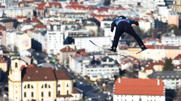 Wellinger kommt in Innsbruck nicht zurecht. - &copy; Daniel Karmann/dpa