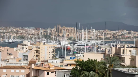 Die Pr&uuml;gelattacke ereignete sich in der Hauptstadt der Urlaubsinsel. (Archivfoto) - &copy; Clara Margais/dpa