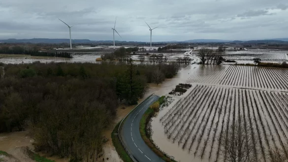 Massive Regenf&auml;lle haben in S&uuml;dfrankreich f&uuml;r &Uuml;berflutungen und Behinderungen gef&uuml;hrt. - &copy; Lionel Bonaventure/AFP/dpa