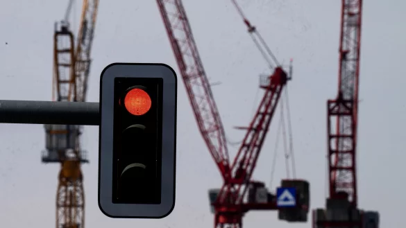 Es sieht wieder etwas schlechter aus. Die Bundesregierung senkt die Wachstumsprognose f&uuml;r dieses Jahr. (Symbolbild) - &copy; Soeren Stache/dpa