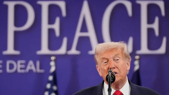 Wer folgt Trump in seinen &laquo;Friedensrat? - &copy; Mark Schiefelbein/AP/dpa