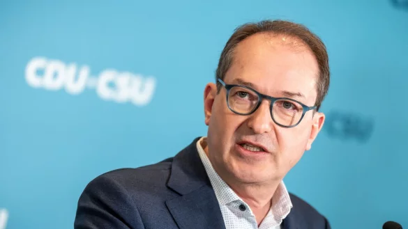 Bundesinnenminister Dobrindt: &laquo;Sicherheit hat oberste Priorit&auml;t.&raquo; (Archivbild) - &copy; Michael Kappeler/dpa