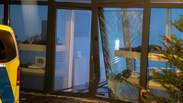 Die Polizei sucht nach den T&auml;tern. - &copy; Max Lametz/dpa