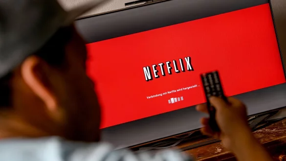 Mit dem Angebot der Streaming-Anbieter ist Binge-Watching zum gesellschaftlichen Ph&auml;nomen geworden - mit gewissem Sucht-Potenzial. - &copy; Britta Pedersen/dpa-Zentralbild/dpa