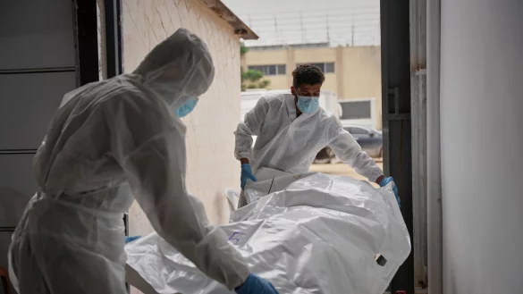 Aus Israel &uuml;bermittelte Leichen von Pal&auml;stinensern im S&uuml;den des Gazastreifens. (Archivbild) - &copy; Abdel Kareem Hana/AP/dpa