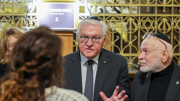 Der Holocaust-Gedenktag am 27. Januar erinnert an die Ermordung von sechs Millionen J&uuml;dinnen und Juden w&auml;hrend des Nationalsozialismus. (Archivbild) - &copy; Jan Woitas/dpa