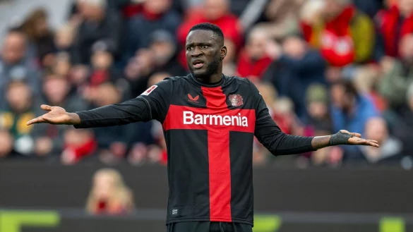 Leverkusens Victor Boniface beschwert sich. - &copy; David Inderlied/dpa/Archivbild