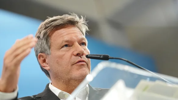 Will keine Schnellschüsse: Wirtschaftsminister Habeck. - © Kay Nietfeld/dpa