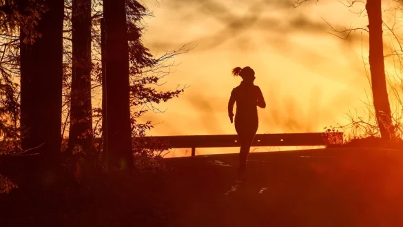 Viele Menschen verspüren auch in ihrer Freizeit häufig Stress. - © Thomas Warnack/dpa