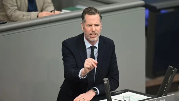 &laquo;Wir werden uns mit aller Kraft daf&uuml;r einsetzen, die europ&auml;ische Chatkontrolle zu verhindern&raquo;: FDP-Fraktionschef Christian D&uuml;rr. - &copy; Jessica Lichetzki/dpa