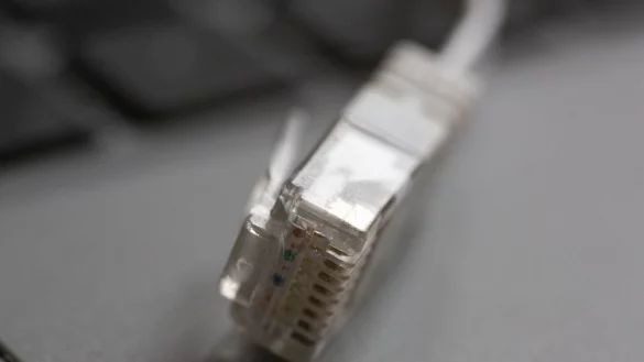 Internet-Nutzer sollen ein Anrecht auf ein Mindesttempo bei der Daten&uuml;bertragung haben. - &copy; Fernando Gutierrez-Juarez/dpa-Zentralbild/dpa