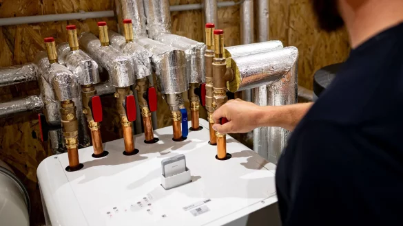 Im ersten Halbjahr 2024 ist der Absatz von W&auml;rmepumpen weiter r&uuml;ckl&auml;ufig. (Archivbild) - &copy; Fabian Sommer/dpa