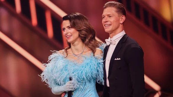 Eva Padberg, Model, und Paul Lorenz, Profit&auml;nzer, bei der RTL-Tanzshow &laquo;Let\'s Dance&raquo;. - &copy; Rolf Vennenbernd/dpa