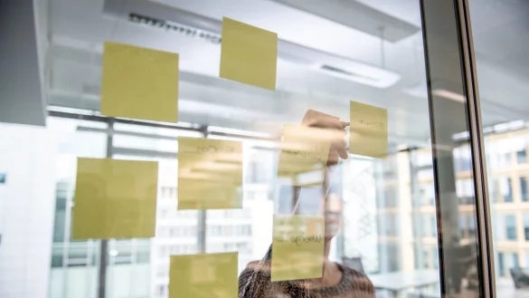 Der Drang zu Perfektion und &Uuml;beranalysieren ist oft belastend - &laquo;gut genug&raquo;-Entscheidungen k&ouml;nnen in solchen Situationen helfen. - &copy; Zacharie Scheurer/dpa-tmn/dpa