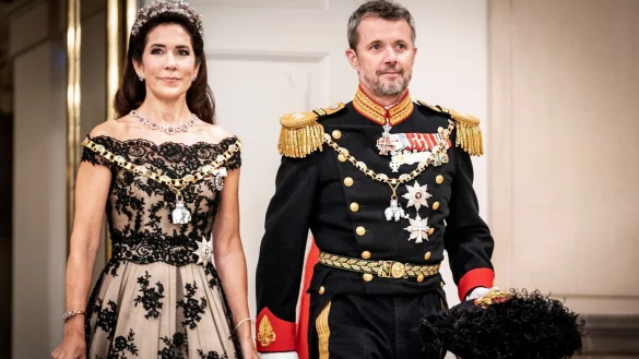 Kronprinz Frederik von D&auml;nemark und Kronprinzessin Mary im September 2022 bei einem Galabankett in Schloss Christiansborg. - &copy; Mads Claus Rasmussen/Ritzau Scanpix/AP/dpa