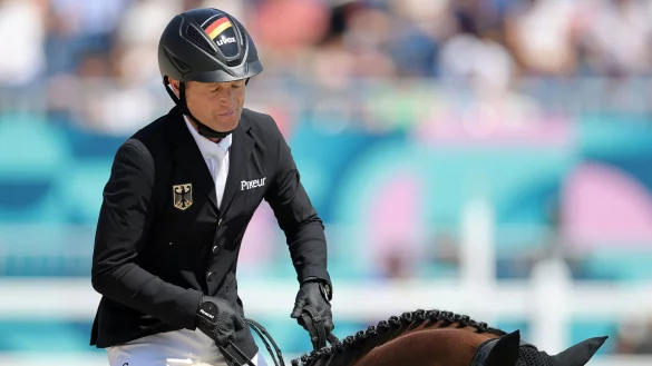 Michael Jung holt wieder Gold in der Einzelwertung. - &copy; Rolf Vennenbernd/dpa