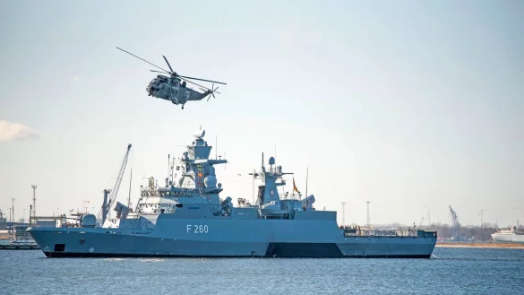 Das Schiff war mehrere Tage in der Millionenstadt zu Gast. (Archivbild) - &copy; Frank Hormann/dpa-Zentralbild/dpa