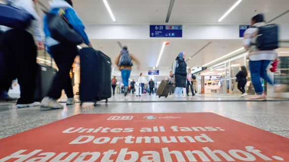 Ein defektes Stellwerk in Dortmund behindert den Zugverkehr im &ouml;stlichen Ruhrgebiet. Betroffen ist der Nah- und Fernverkehr. (Symbolfoto) - &copy; Bernd Thissen/dpa