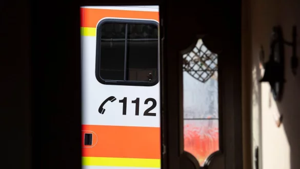 Zwei Kleinkinder sind &uuml;berrollt worden - in einem Fall in Weilerswist kam es zu Fahrerflucht. (Symbolfoto) - &copy; Boris Roessler/dpa