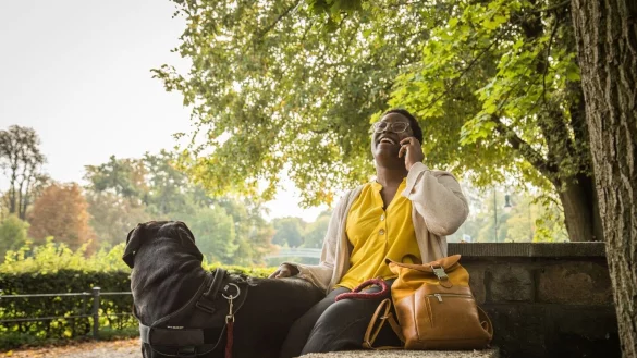 Mobilfunkl&uuml;cken beeintr&auml;chtigen ungef&auml;hr 17 Prozent der deutschen Fl&auml;che, w&auml;hrend der Gro&szlig;teil eine zuverl&auml;ssige Netzabdeckung genie&szlig;t. - &copy; Christin Klose/dpa-tmn/dpa