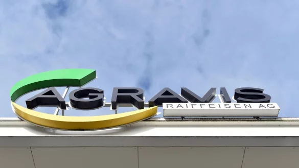 Das Logo der Agravis Raiffeisen AG an der Zentrale in M&uuml;nster. - &copy; Caroline SeidSeidel-Di&szlig;mannel/dpa/Archiv