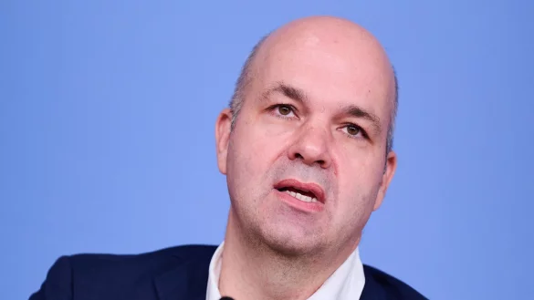 &laquo;Die Wirtschaft und Unternehmen w&auml;ren die gro&szlig;en Verlierer einer AfD-Politik&raquo;: Marcel Fratzscher. - &copy; Annette Riedl/dpa