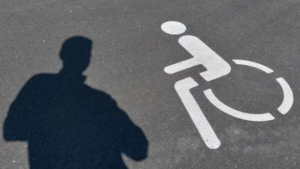 Die Ausgaben zur sozialen Teilhabe von Menschen mit Behinderungen stiegen um zehn Prozent, w&auml;hrend die Zahl der Empf&auml;nger nur um ein Prozent zunahm. (Symbolbild) - &copy; Patrick Pleul/dpa-Zentralbild/dpa