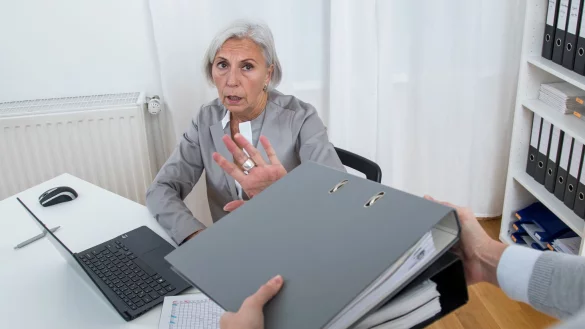 Auch mal eine Aufgabe abzulehnen, f&auml;llt gerade hochsensiblen Menschen oft schwer - sie sehen dann vor allem die Bed&uuml;rfnisse anderer. - &copy; Christin Klose/dpa-tmn