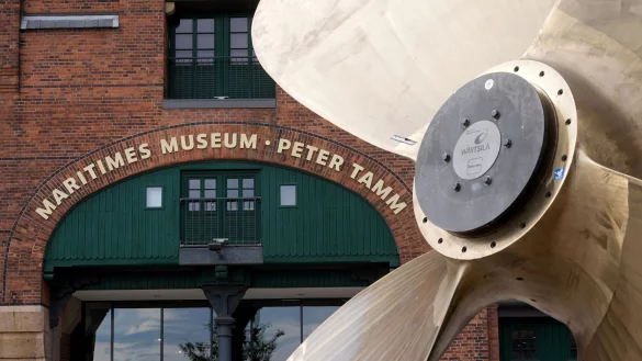 Das Internationale Maritime Museum Hamburg ist einem der riesigen historischen Speicherbauten in der Hamburger Hafencity untergebracht. - &copy; Marcus Brandt/dpa
