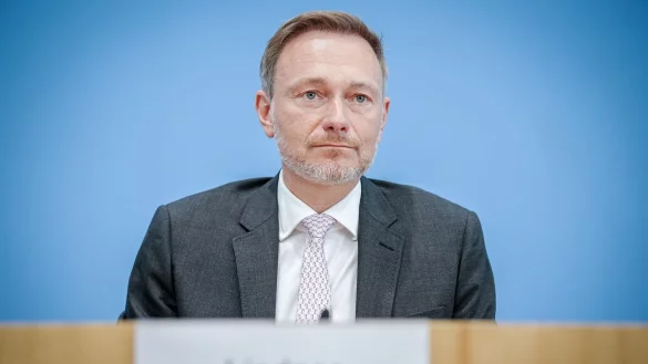 Bundesfinanzminister Christian Lindner sieht die vereinbarten Voraussetzungen im Entwurf zur neuen Sozialleistung nicht erf&uuml;llt. - &copy; Kay Nietfeld/dpa