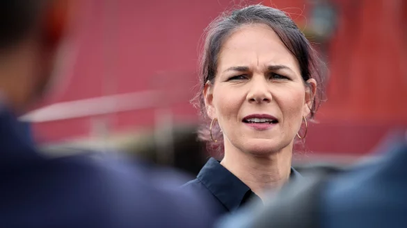 Au&szlig;enministerin Annalena Baerbock spricht den Familien ihr Mitgef&uuml;hl aus, die Angeh&ouml;rige bei einem Raketenangriff auf die Golanh&ouml;hen verloren haben. (Archiv-Foto) - &copy; Christian Charisius/dpa