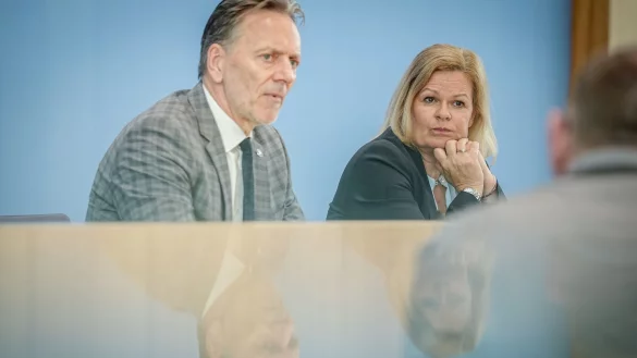 Die zusätzlichen Befungnisse sollen, wenn Kabinett und und Bundestag zustimmen, nur für bestimmte konkreten Gefahrenlagen gelten. (Archivbild) - © Kay Nietfeld/dpa