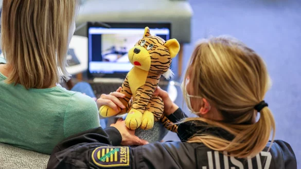 F&uuml;r mehrere schwere Missbrauchstaten ist ein Kinder-Fotograf bereits verurteilt worden - Freispr&uuml;che in weiteren F&auml;llen m&uuml;ssen nun noch einmal auf den Pr&uuml;fstand. - &copy; Jan Woitas/dpa