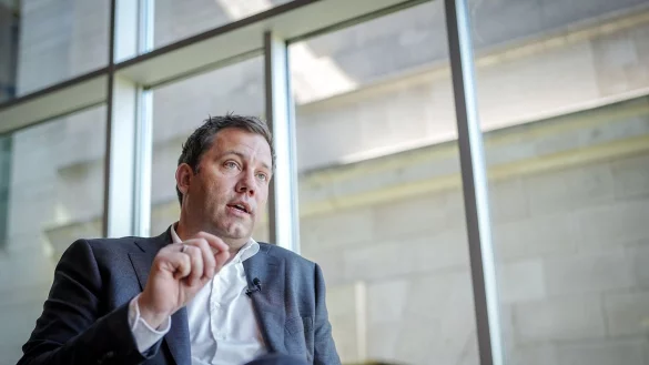 Klingbeil hat bisher keinen Zweifel daran gelassen, dass Scholz 2025 wieder Kanzlerkandidat der SPD wird - als Herausforderer w&auml;re ihm Merz ganz recht. - &copy; Kay Nietfeld/dpa