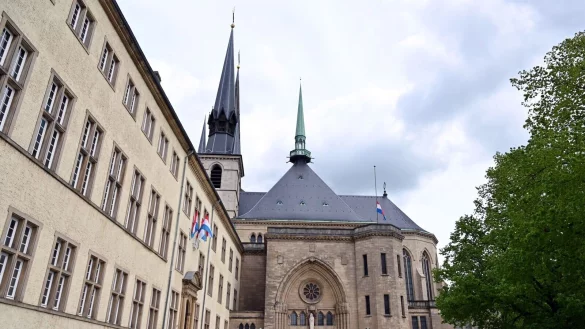 Ein Millionendiebstahl erschüttert die Caritas in Luxemburg. (Archivbild) - © Harald Tittel/dpa