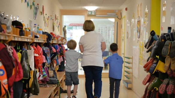 Die meisten Besch&auml;ftigten des sozialen Sektors arbeiten in der Kinderbetreuung und &ndash;erziehung. - &copy; Jan-Philipp Strobel/dpa