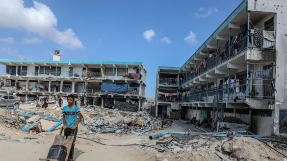 Schulen im Gazastreifen haben sich laut dem UNRWA in &uuml;berf&uuml;llte Notunterk&uuml;nfte verwandelt. (Archivbild) - &copy; Abed Rahim Khatib/dpa