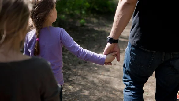 Reflexion und Selbsterkenntnis k&ouml;nnen Eltern helfen, bewusster zu handeln. - &copy; Silvia Marks/dpa-tmn/dpa