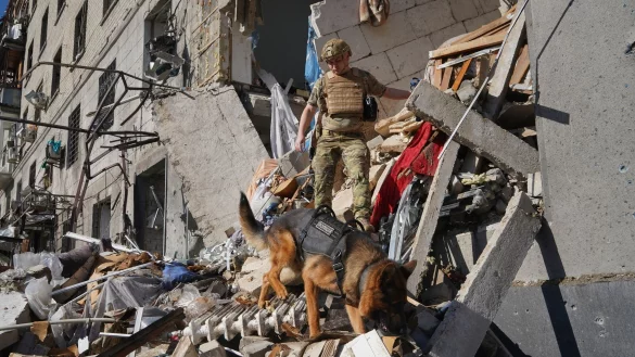 Charkiw, das unweit der russischen Grenze liegt, ist seit Monaten Ziel massiver russischer Angriffe. - &copy; Andrii Marienko/AP/dpa