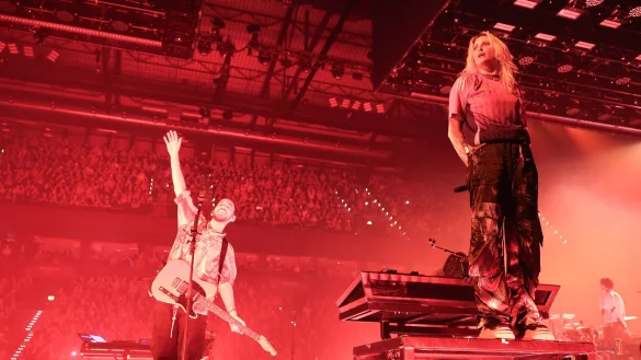 Die Band Linkin Park hält sich erneut an der Spitze der Charts. (Archivbild) - © Christian Charisius/dpa