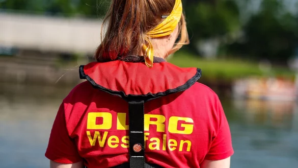 Seit Jahresbeginn ertrinken 253 Menschen in deutschen Gew&auml;ssern, 35 mehr als in den ersten sieben Monaten 2023 - vor allem Fl&uuml;sse erweisen sich als gef&auml;hrlich. (Symbolbild) - &copy; Christoph Reichwein/dpa