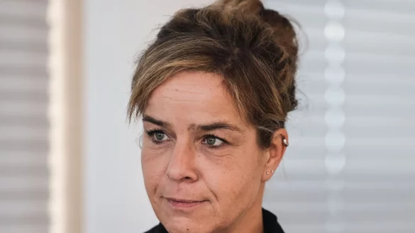 Nordrhein-Westfalens Wirtschaftsministerin Mona Neubaur &auml;u&szlig;ert sich auf einer Pressekonferenz. - &copy; Oliver Berg/dpa/Archivbild