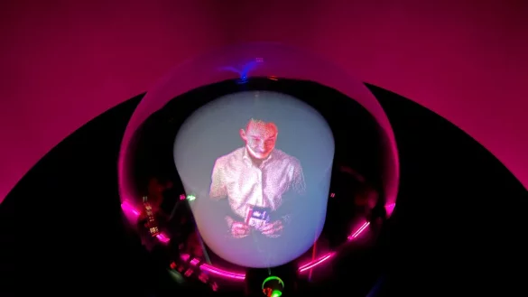 Die Telekom pr&auml;sentiert auf der Mobilfunk-Messe Mobile World Congress in Barcelona einen Router mit Glaskugel, der Hologramm-Telefonie erm&ouml;glichen soll. - &copy; Wolf von Dewitz/dpa