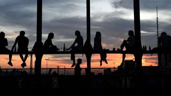 Die besten Chancen auf einen freien Br&uuml;ckentag hat, wer sich schon fr&uuml;hzeitig mit seinem Team abspricht. - &copy; Felix H&ouml;rhager/dpa