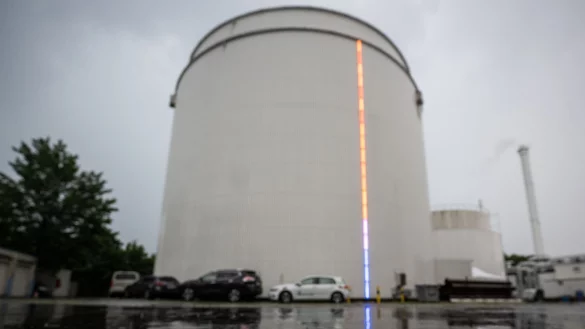 W&auml;rmespeicher mit F&uuml;llstandanzeige auf dem Gel&auml;nde der Fernheizwerk Neuk&ouml;lln AG. - &copy; Hannes P Albert/dpa