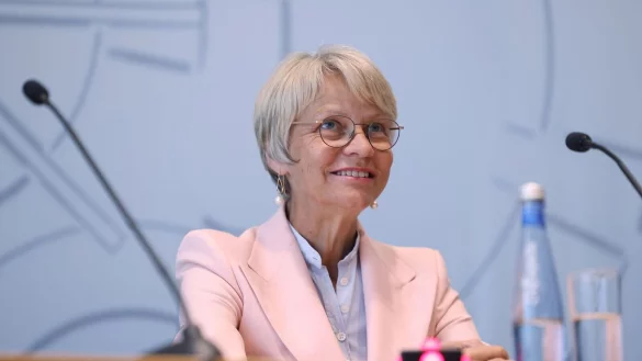 Deutsch, Lesen, Schreiben, das lateinische Alphabet - für viele Schüler, vor allem aus anderen Herkunftsländern, sind die Herausfroderungen enorm. - © David Young/dpa