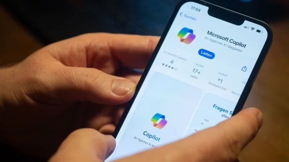 Den KI-Chatbot Copilot hat Microsoft nun auch als iOS-App f&uuml;r iPhones und iPads ver&ouml;ffentlicht. F&uuml;r Android-Ger&auml;te ist er schon seit Ende Dezember verf&uuml;gbar. - &copy; Franziska Gabbert/dpa-tmn
