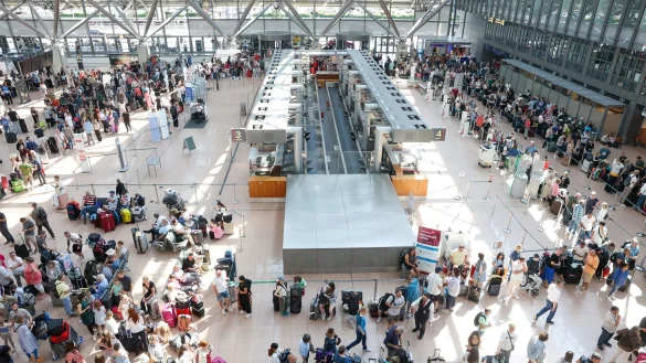 Weltweite Computer-Probleme treffen auch den Flugverkehr - &copy; Bodo Marks/dpa