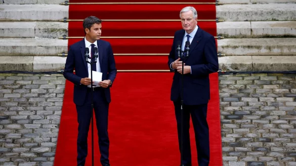 Frankreichs neuer Premier Barnier tritt die Nachfolge von Gabriel Attal an. - © Sarah Meyssonnier/Pool Reuters/AP/dpa