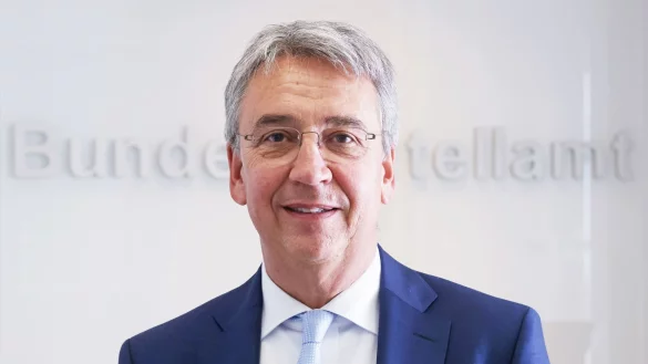 Andreas Mundt, Pr&auml;sident des Bundeskartellamtes, sieht bei Microsoft eine &laquo;&uuml;berragende markt&uuml;bergreifende Bedeutung f&uuml;r den Wettbewerb&raquo; - &copy; Oliver Berg/dpa